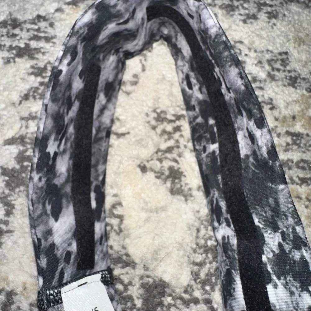 Lululemon fly away tamer headband new